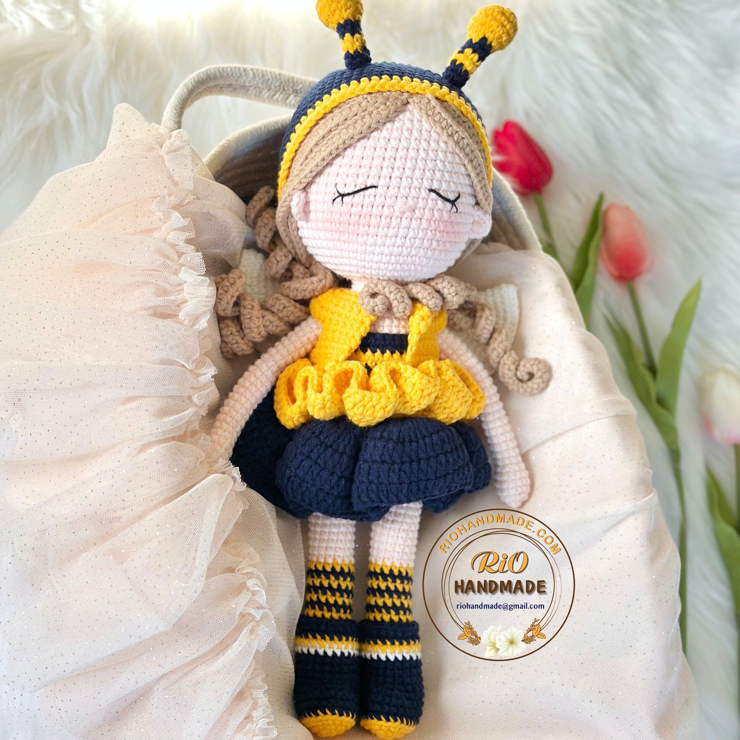 Handmade yarn cotton doll crochet, amigurumi bee doll , cute doll, soft toy for baby, toddler, kid, adult hobby