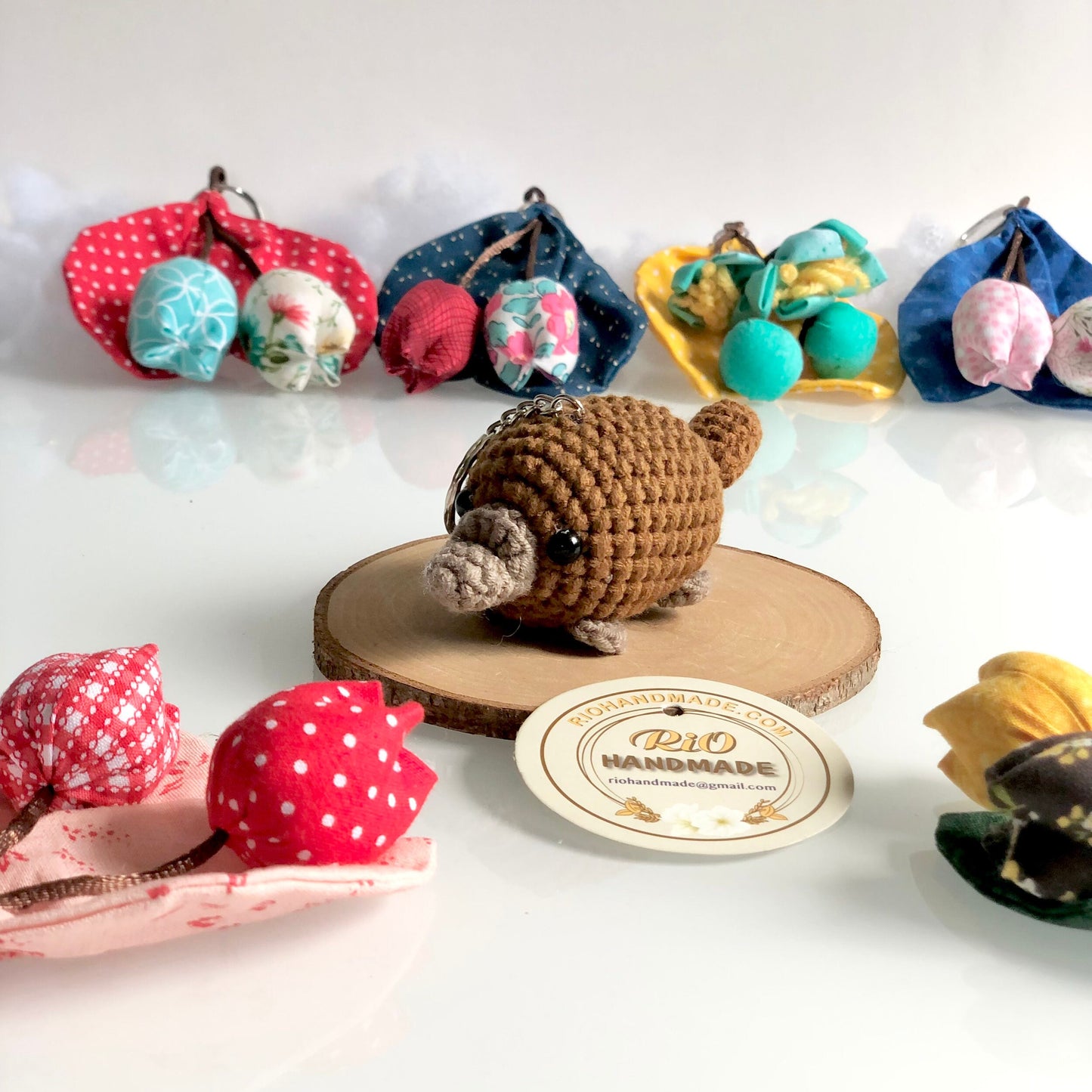 Handmade Platypus crochet keychain, pom bag charm, car rear view hanging mirrior, amigurumi, cute gift.