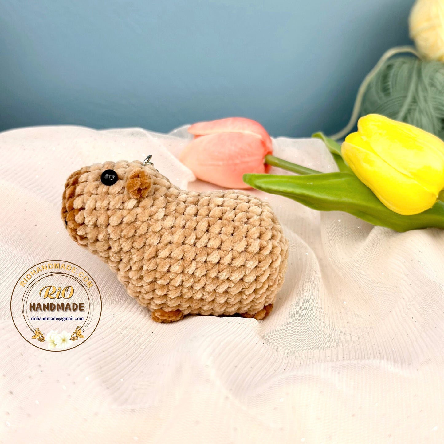 Capybara crochet keychain, mirror charm crochet, amigurumi Capybara with Santa hat, plushie toy, gift, car hanging, Tiktok Capybara song
