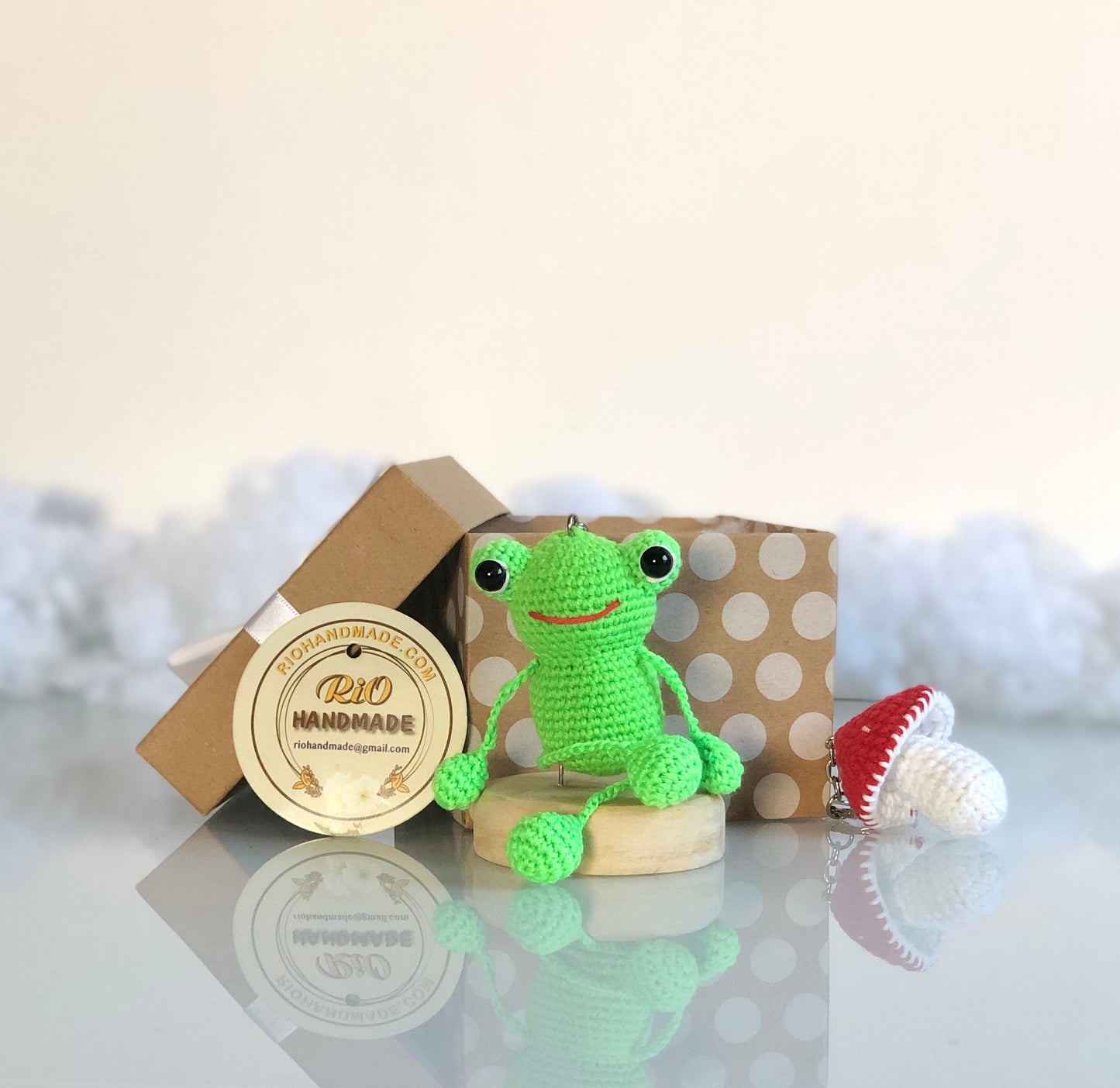 Handmade frog crochet keychain mirror charm crochet amigurumi, plushie toy, gift