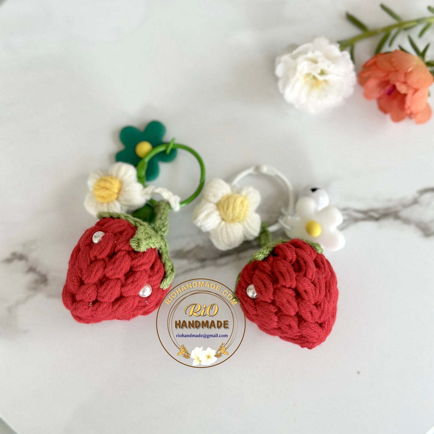 Handmade Strawberry, Crochet Strawberry and Flower Keychain, Amigurumi Strawberry and flower, Cute Gift