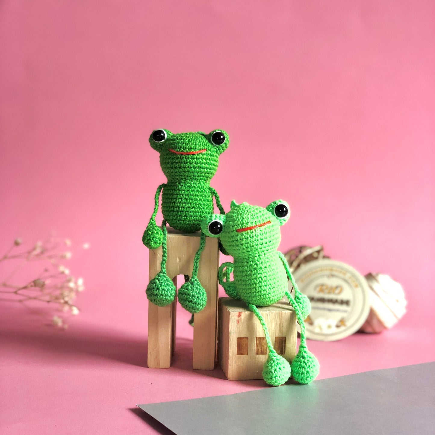 Handmade frog crochet keychain mirror charm crochet amigurumi, plushie toy, gift