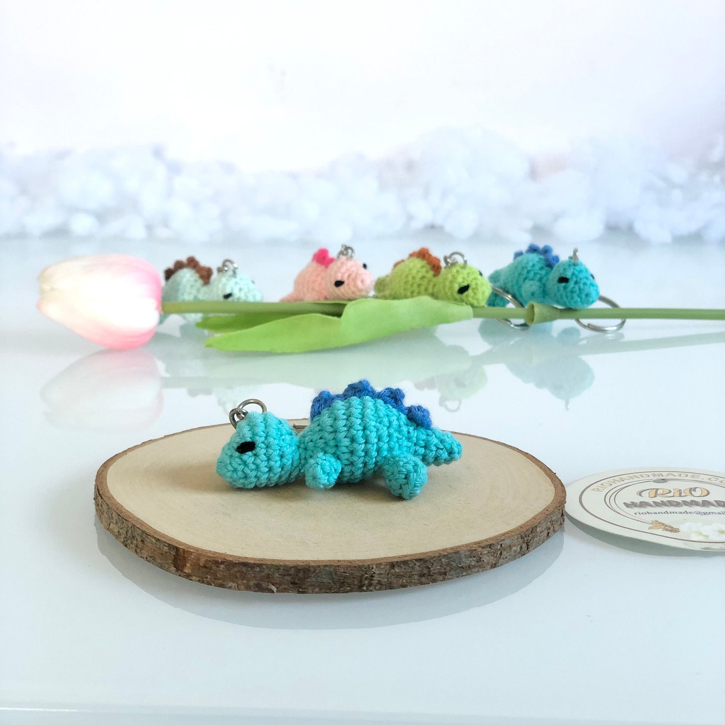 Handmade tiny sleepy Baby Dinosaur keychain, crochet Dinosaur, amigurumi Dinosaur, plushie toy, gift, ornament, keychain.