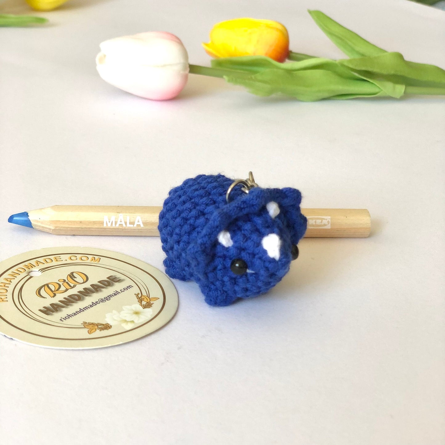 Handmade tiny triceratops, crochet Dinosaur, amigurumi triceratops, plushie toy, gift, ornament, keychain.