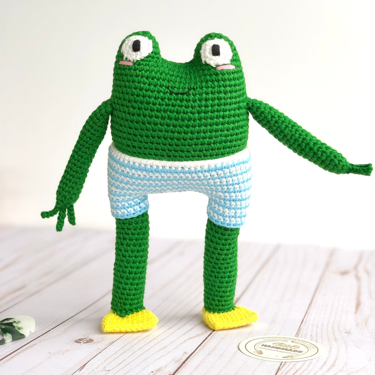 Handmade Frog crochet, amigurumi Frog plush, soft toy for kid, perfect idea for gifts, present, craft doll, Pica Pau
