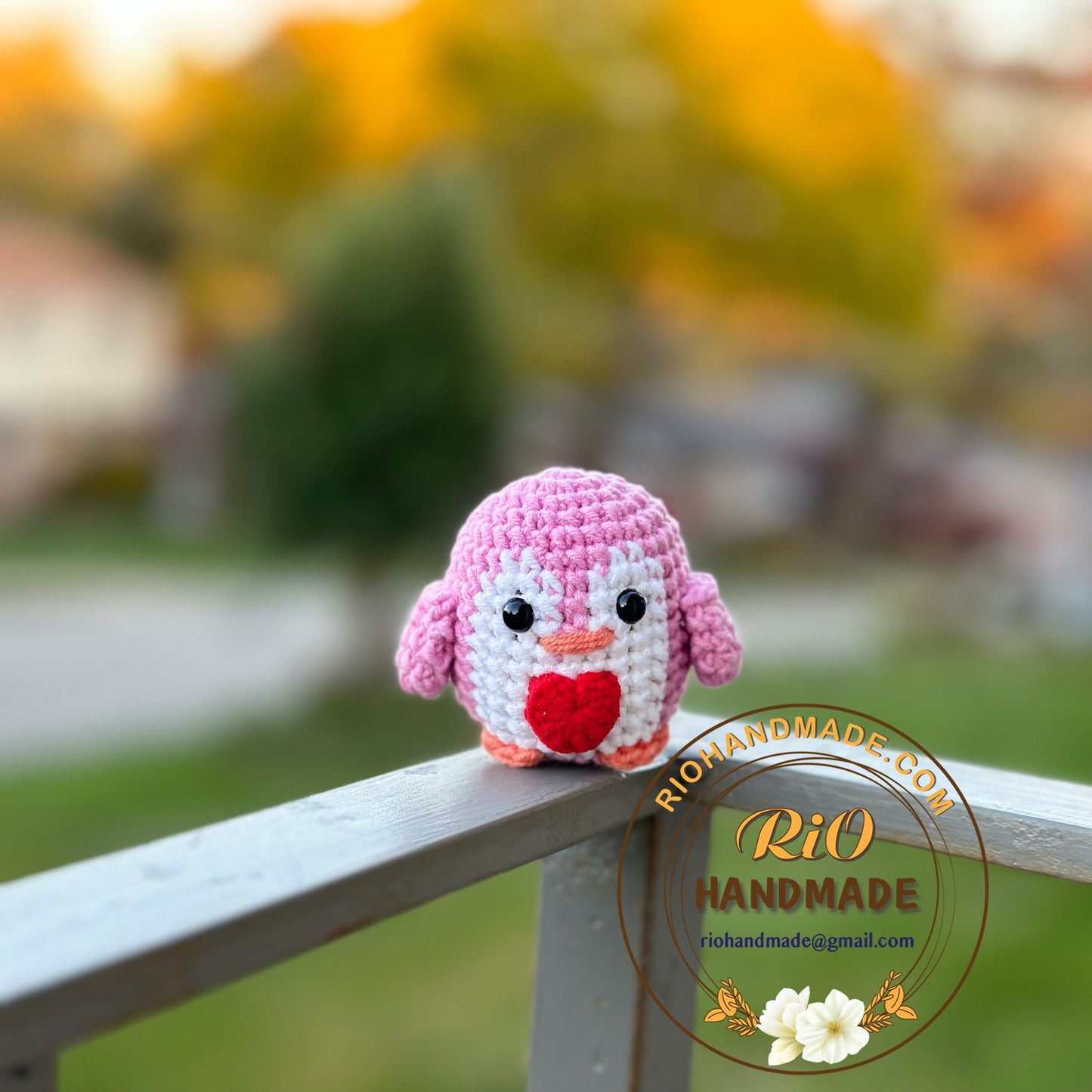 Handmade penguin with heart crochet keychain, amigurum penguin, plushie toy, cute gift