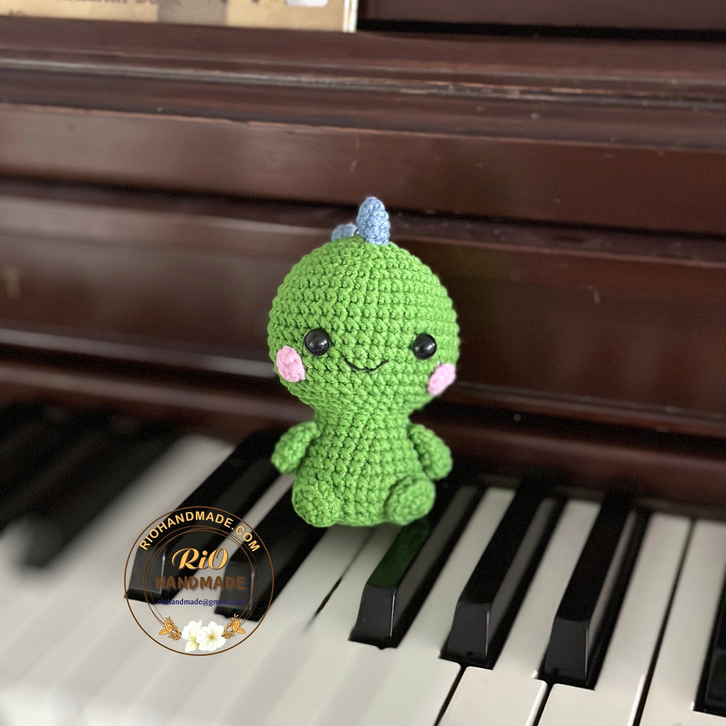 Handmade Dinosaur Crochet, Dinosaur Keychain, Pom Bag Charm, Amigurumi Dinosaur, Cute Gift.