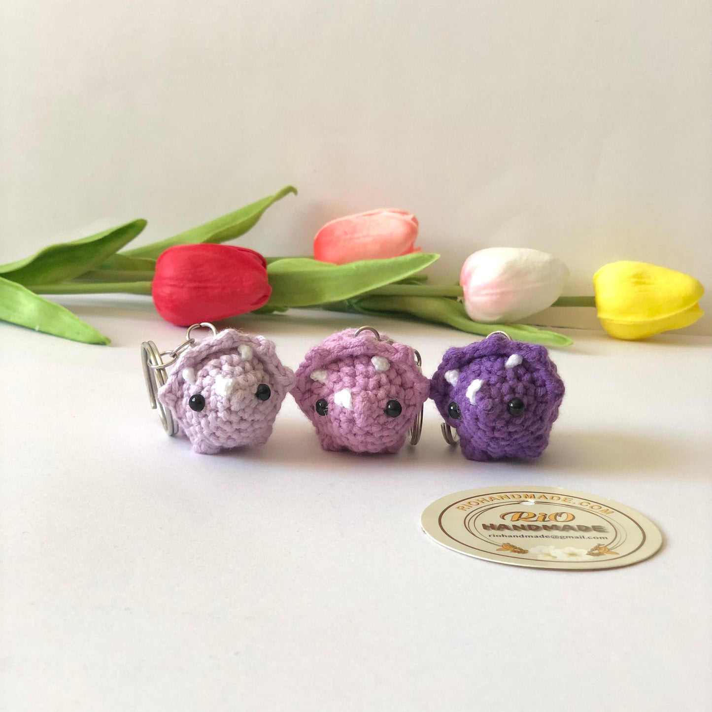 Handmade tiny triceratops, crochet Dinosaur, amigurumi triceratops, plushie toy, gift, ornament, keychain.
