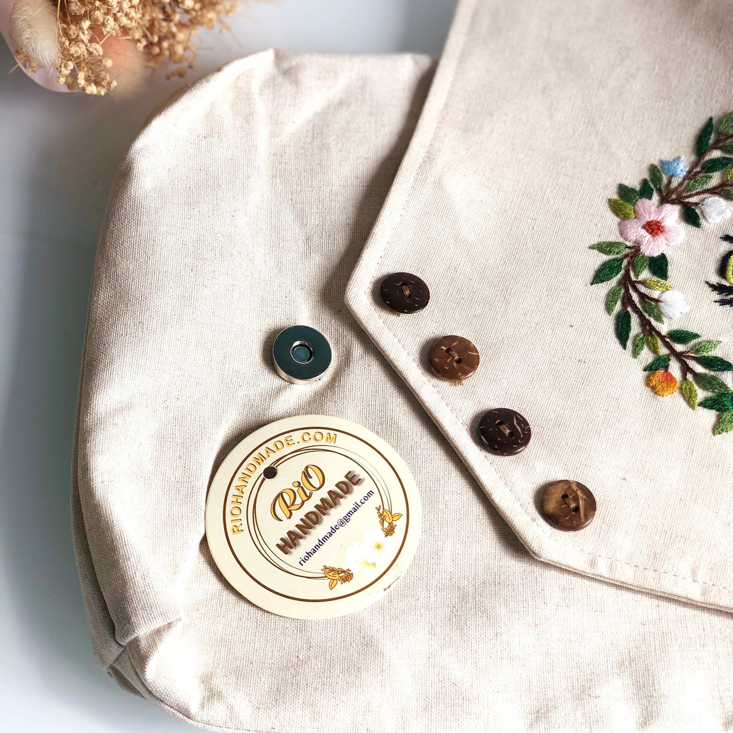 Hand Embroidered Linen Crossbody Bag, Linen Bag, Crossbody Bag, Bee and Flower Embroidery