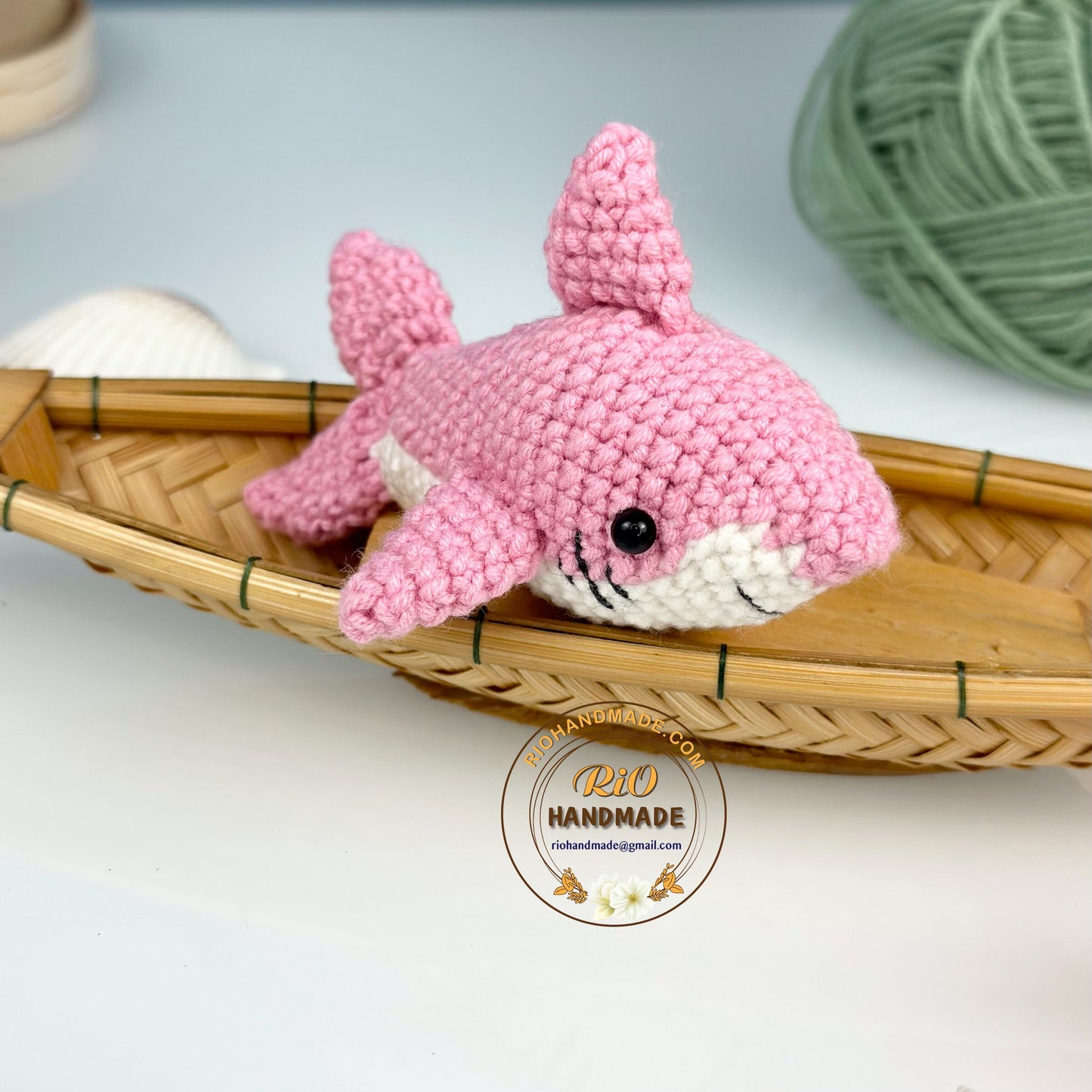 Handmade Shark crochet keychain, pom bag charm, car rear view hanging mirrior, amigurumi, cute gift.