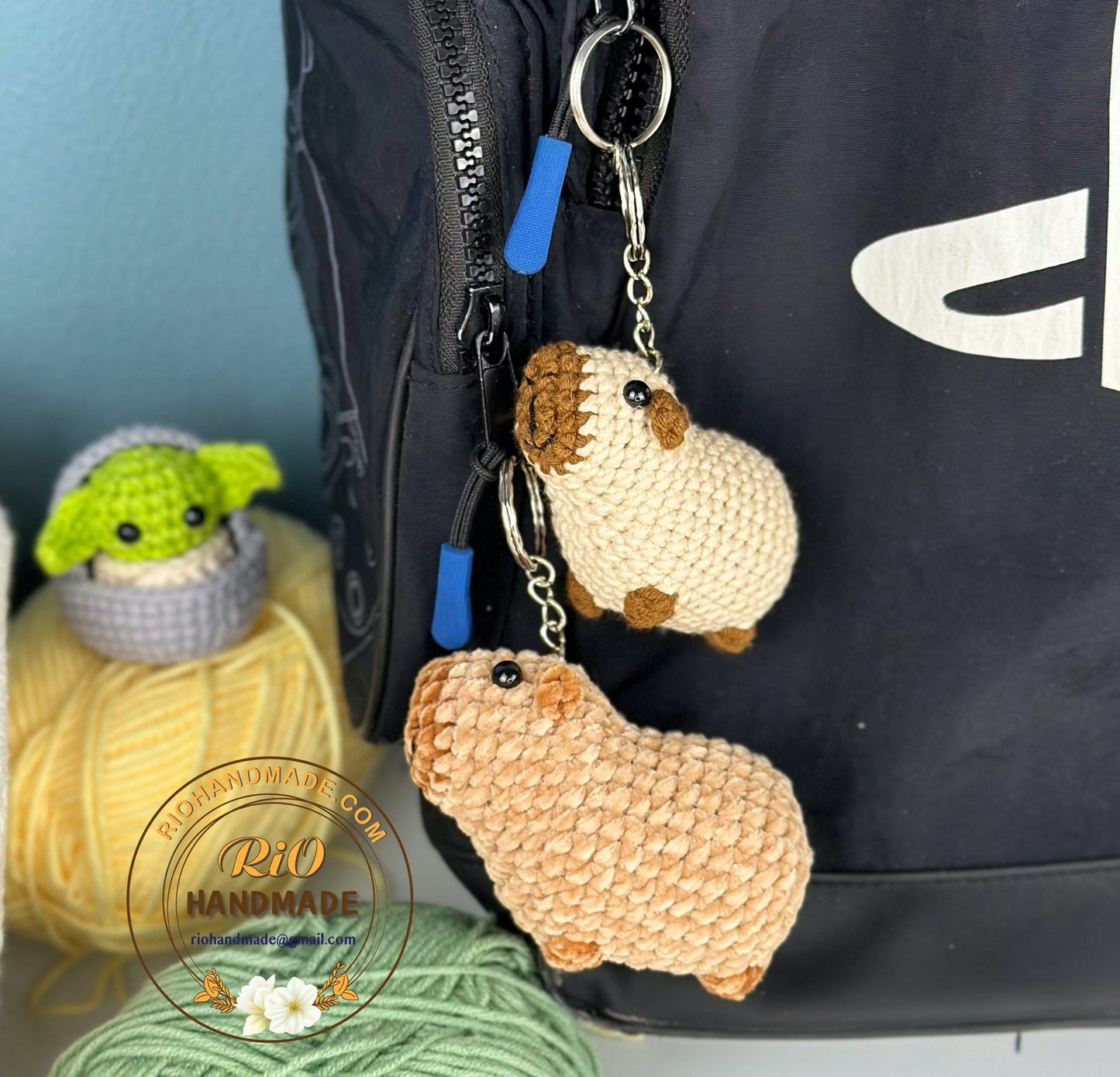 Capybara crochet keychain, mirror charm crochet, amigurumi Capybara with Santa hat, plushie toy, gift, car hanging, Tiktok Capybara song