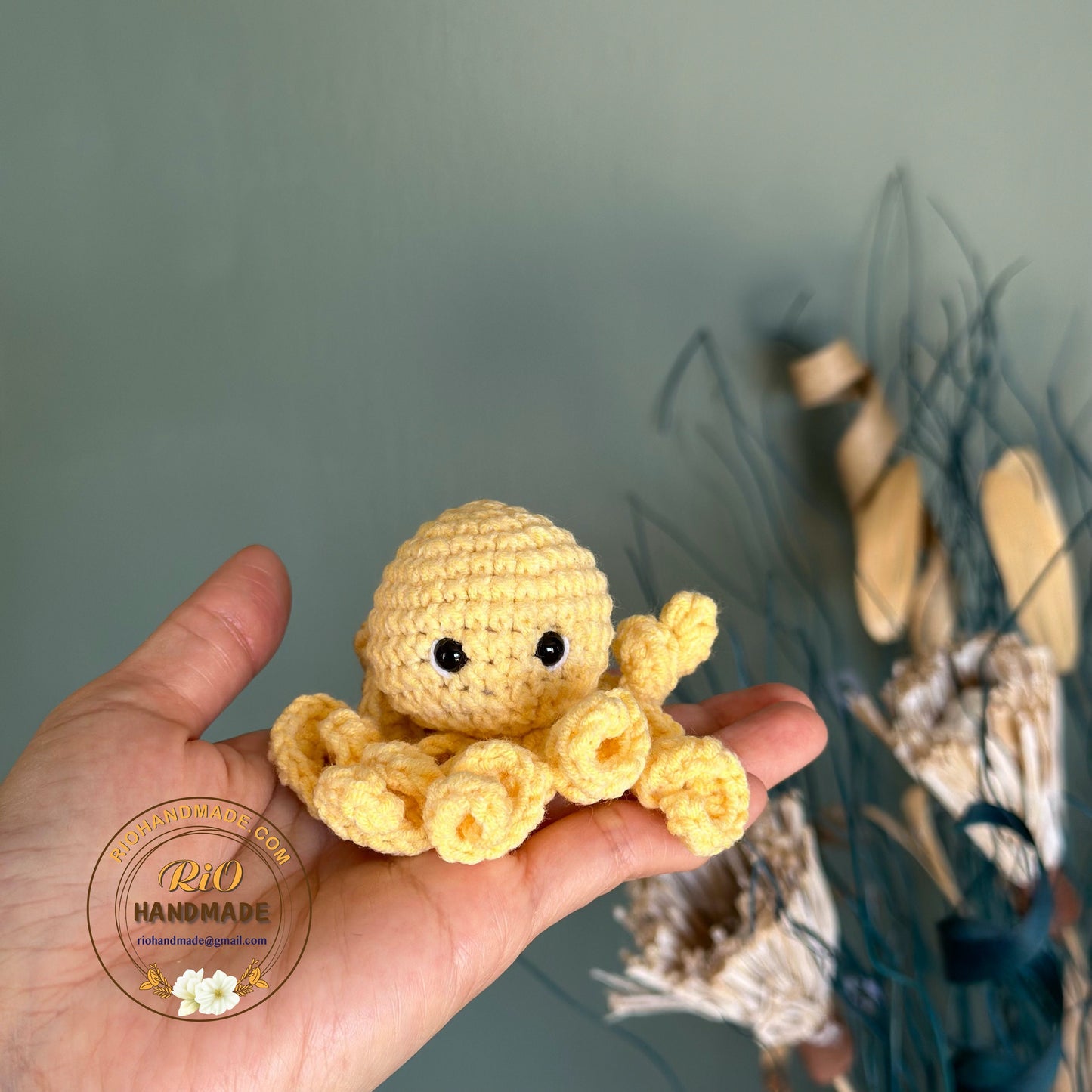 Handmade octopus crochet keychain, amigurumi octopus, car rear view hanging, cute gift