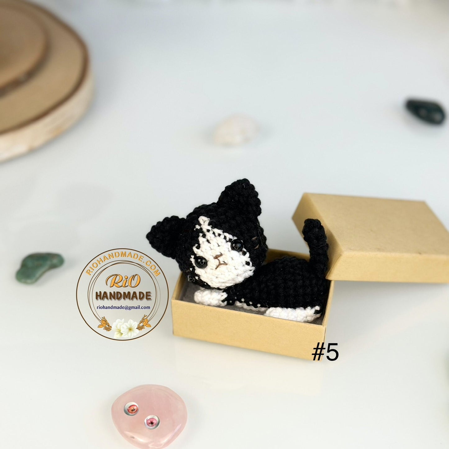 Handmade yarn cotton cat crochet, amigurumi cute little cat, home decor, cute keychain, adult hobby, perfect idea for gifts, present