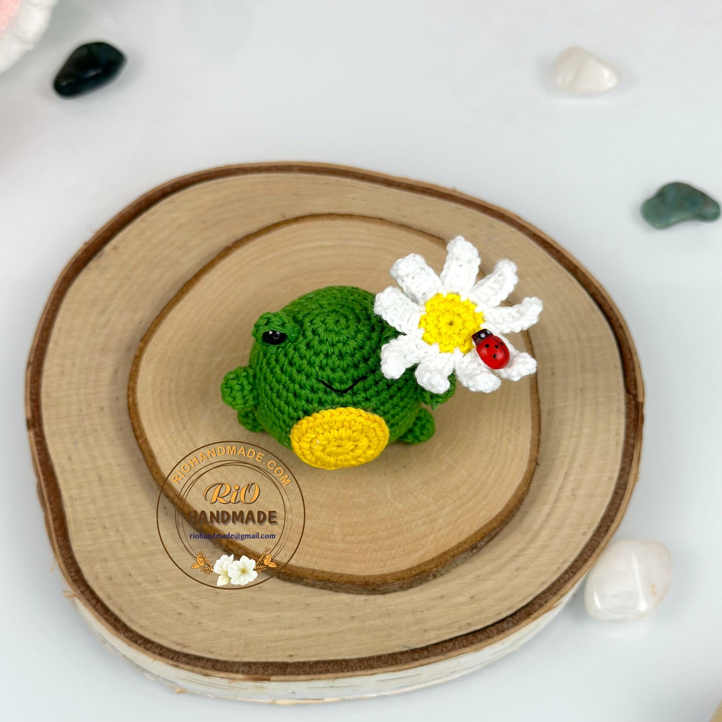 Rio Handmade yarn cotton frog mushroom crochet, amigurumi frog with daisy, cute frog, cute frog plush, home decor, adult hobby