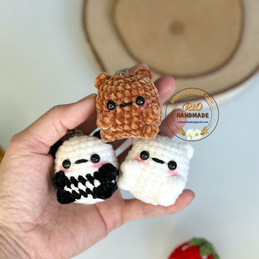 Handmade Chunky Bear Crochet Keychain, Cute Bear Keychain, Tiny Crochet Decoration, Lovely Crochet Bear Decor, Crochet Accessory